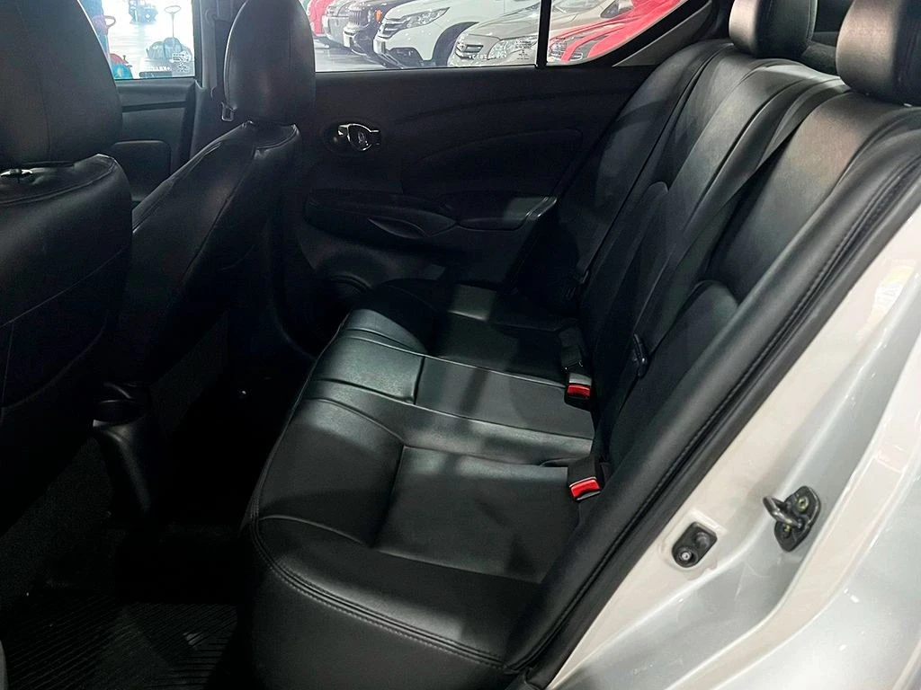 NISSAN VERSA