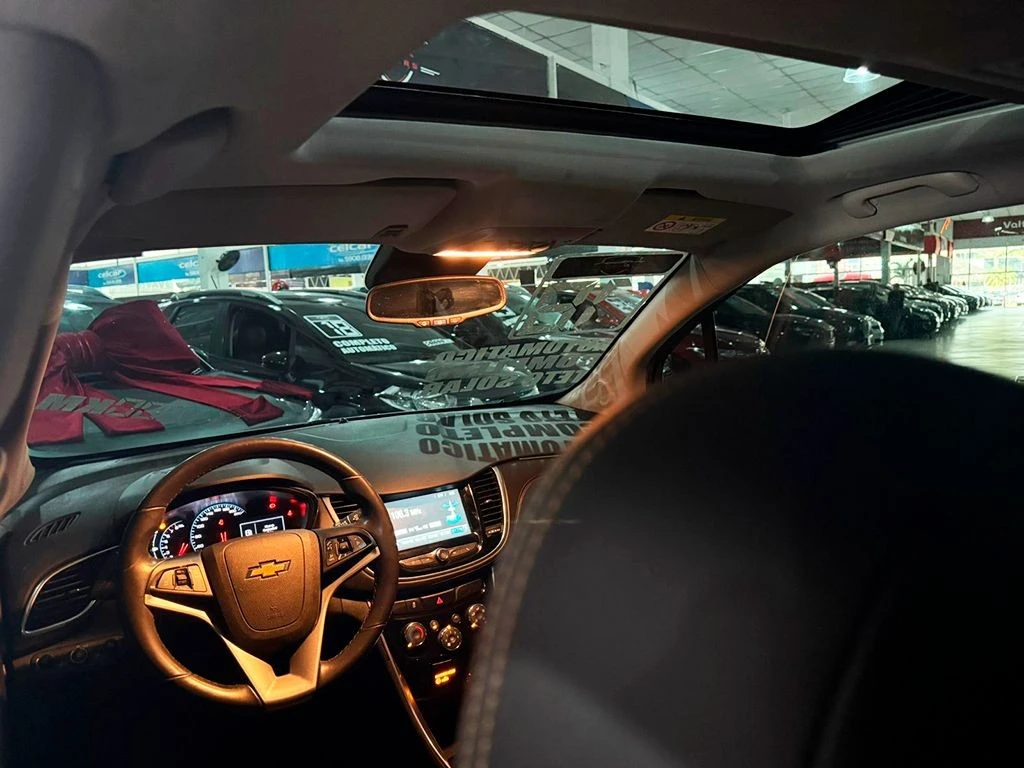 CHEVROLET TRACKER