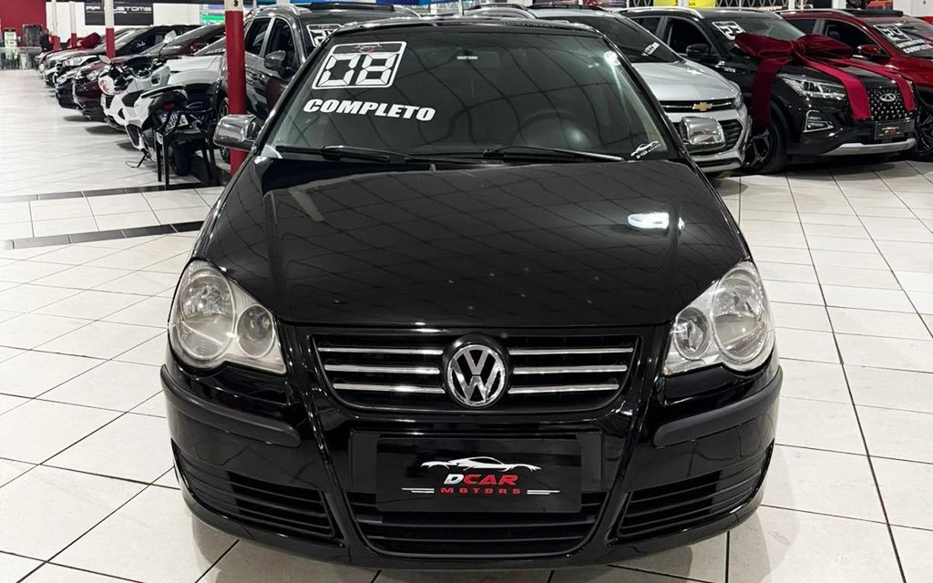 VOLKSWAGEN POLO SEDAN