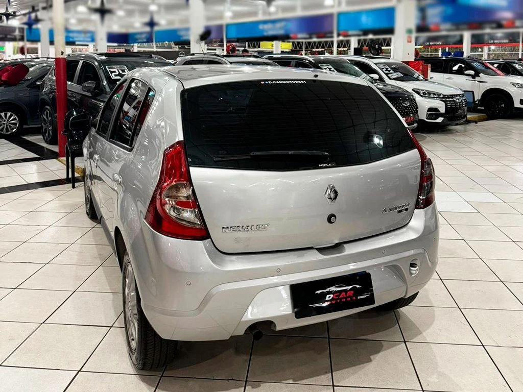 RENAULT SANDERO