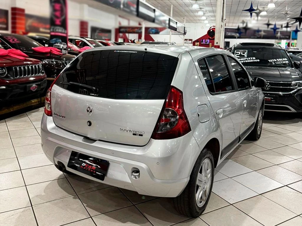 RENAULT SANDERO