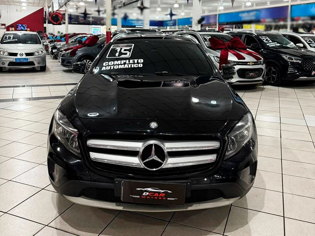MERCEDES-BENZ GLA 200