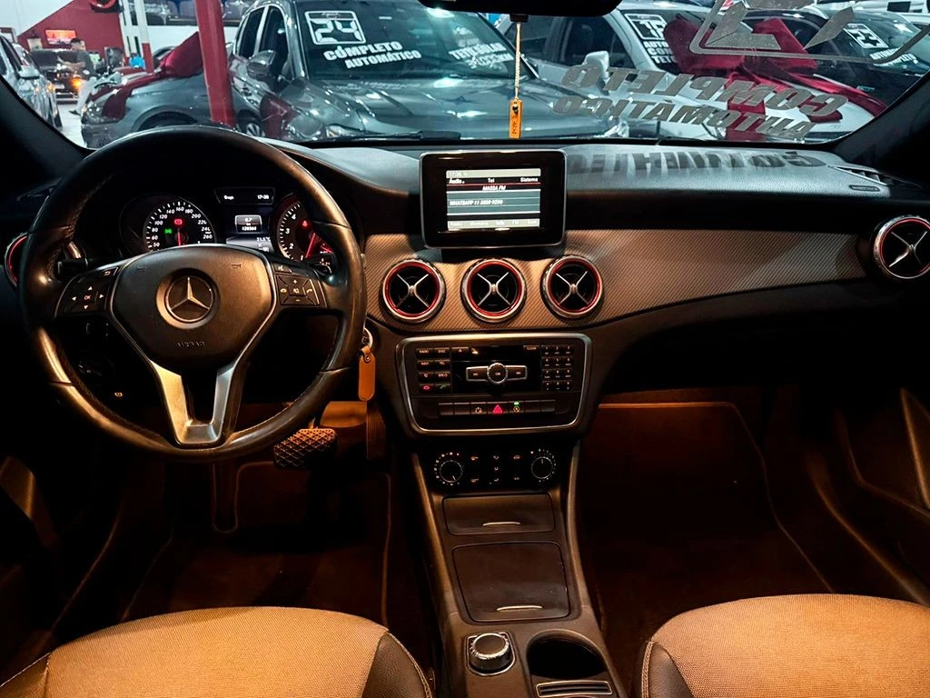 MERCEDES-BENZ GLA 200