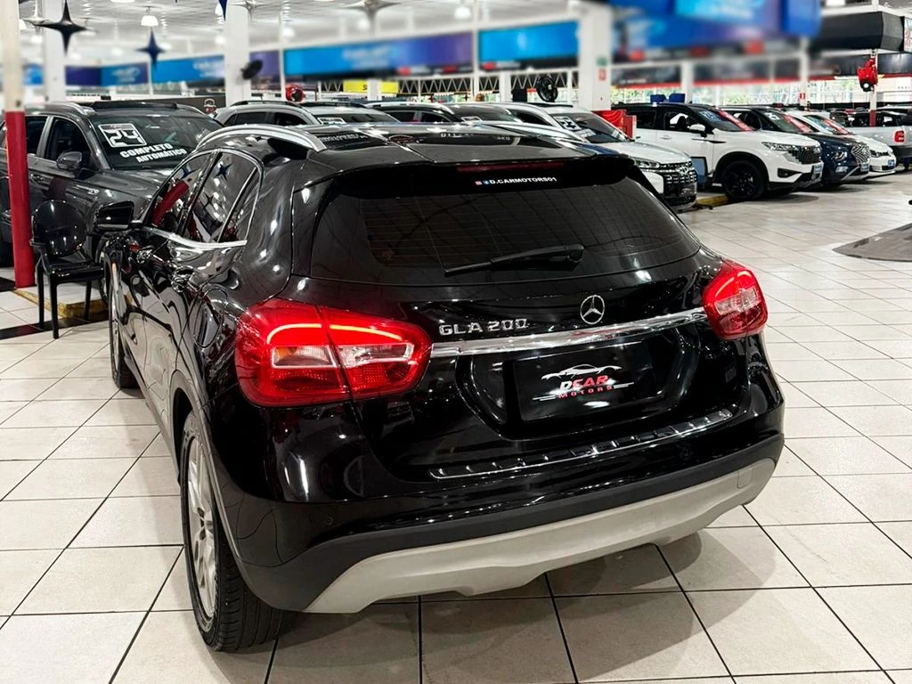 MERCEDES-BENZ GLA 200