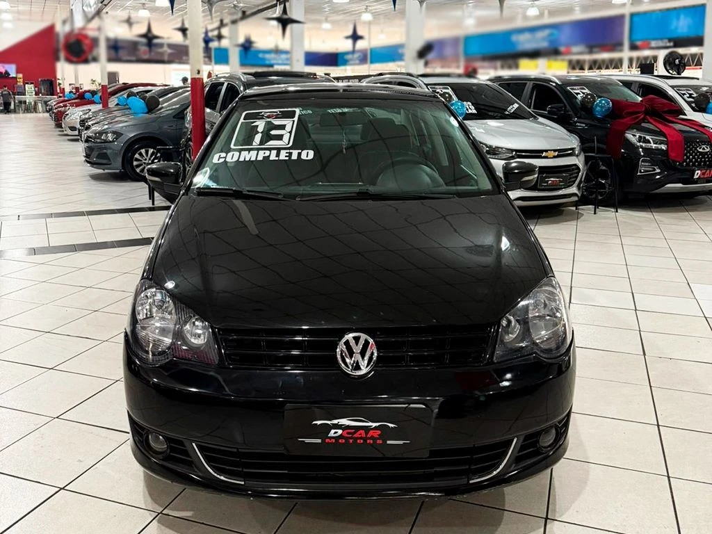 VOLKSWAGEN POLO SEDAN