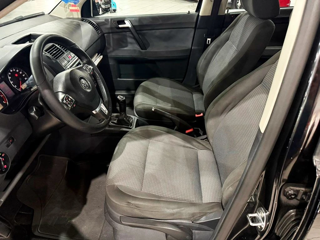 VOLKSWAGEN POLO SEDAN