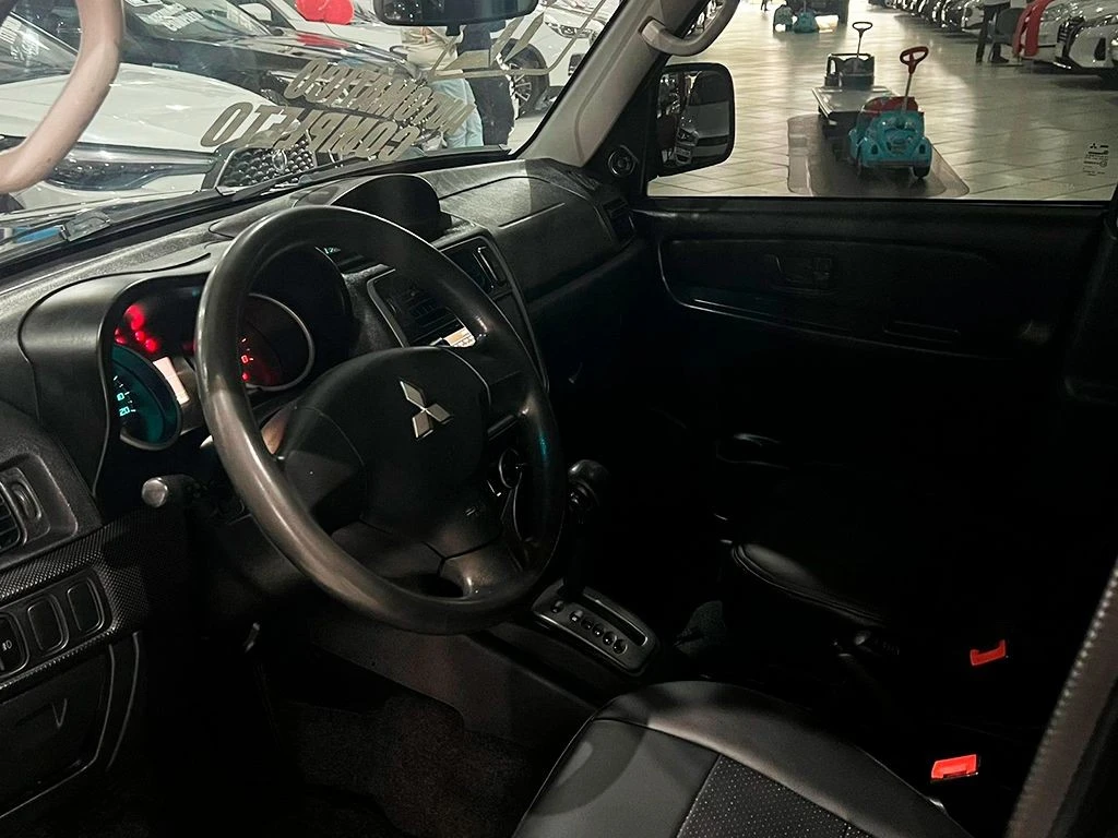 MITSUBISHI PAJERO TR4