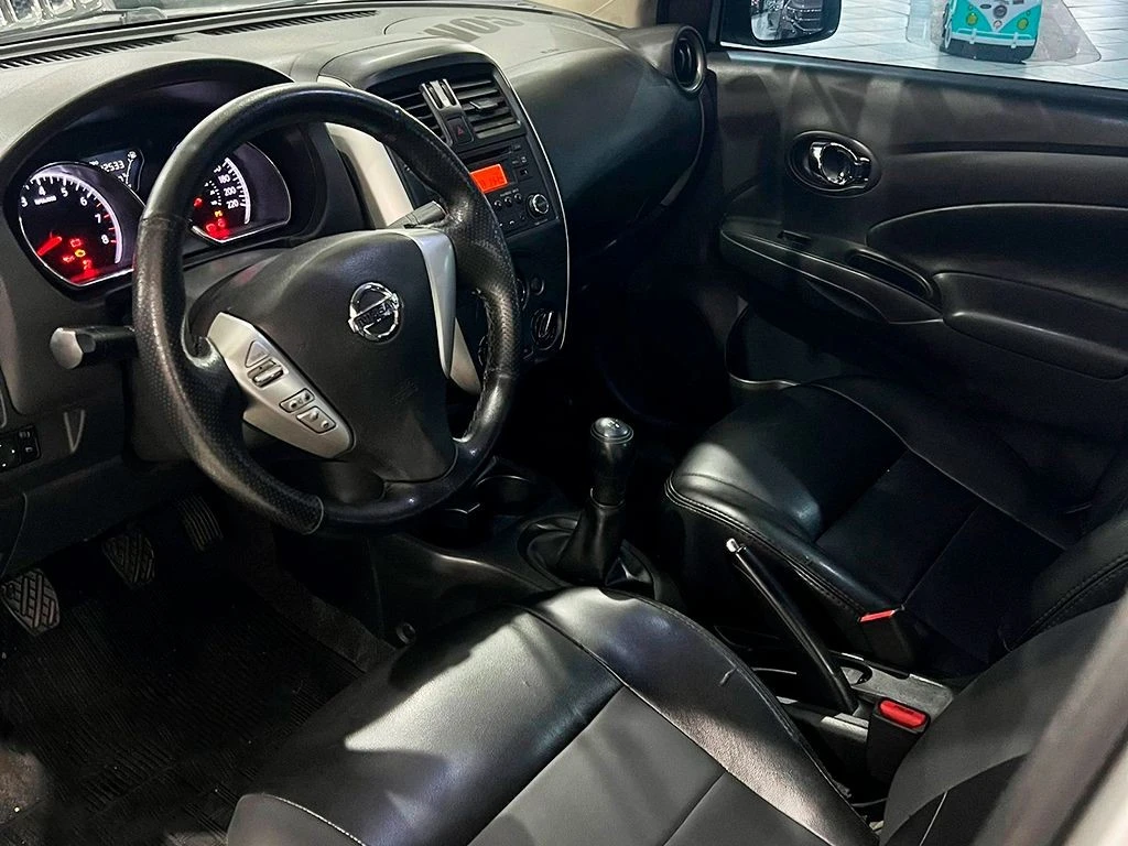 NISSAN VERSA