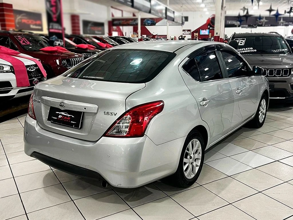 NISSAN VERSA