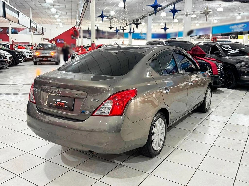 NISSAN VERSA