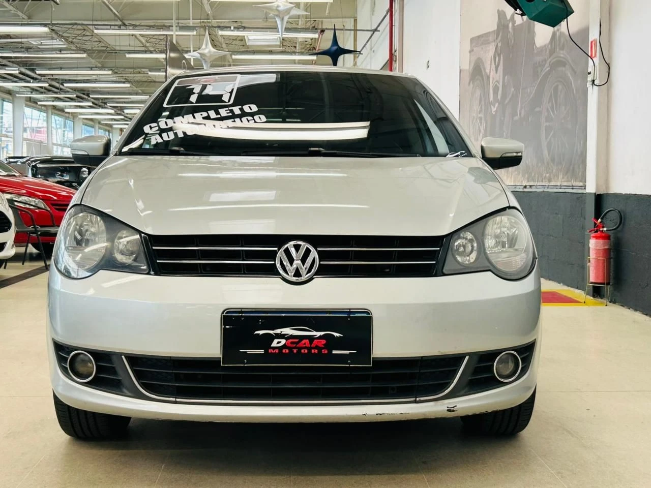 VOLKSWAGEN POLO SEDAN