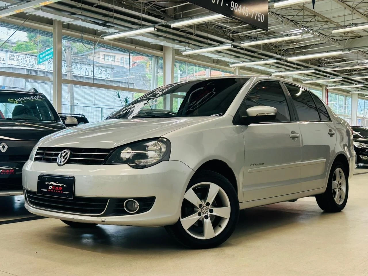 VOLKSWAGEN POLO SEDAN