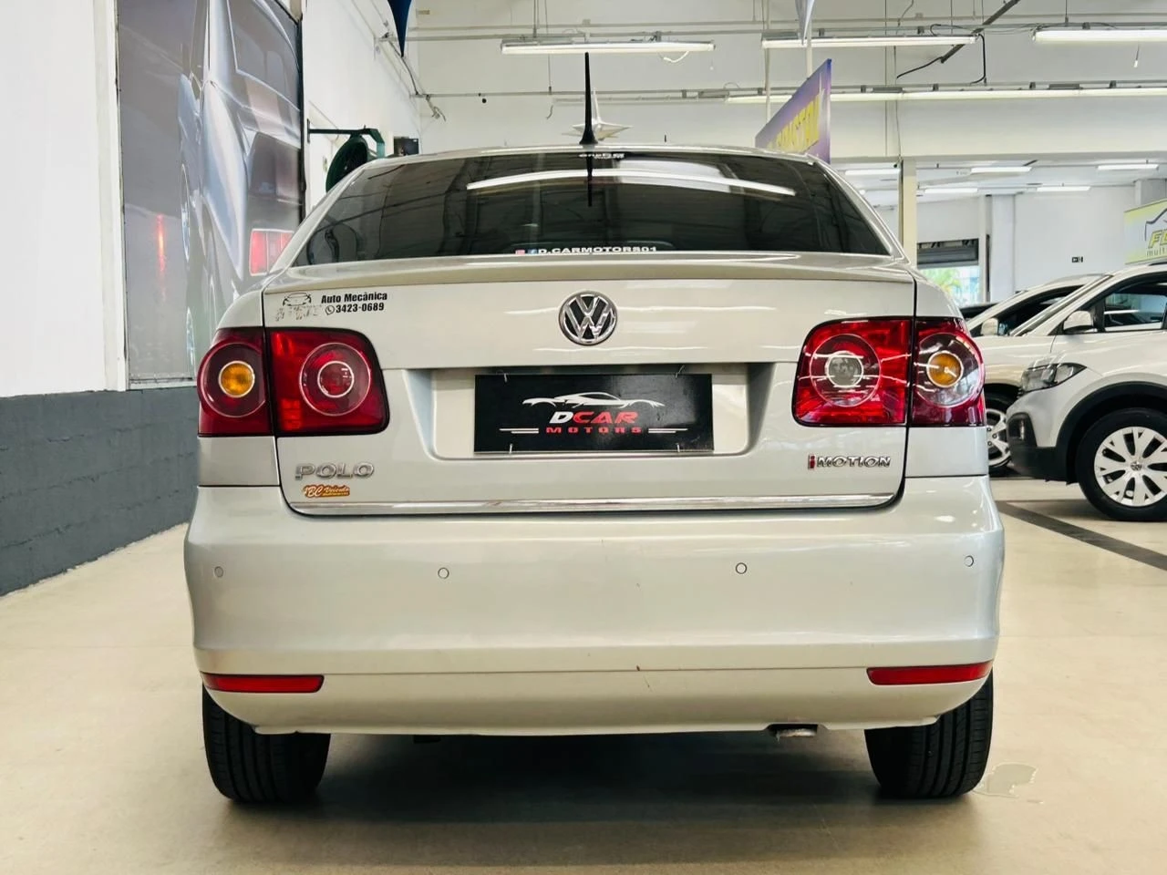 VOLKSWAGEN POLO SEDAN