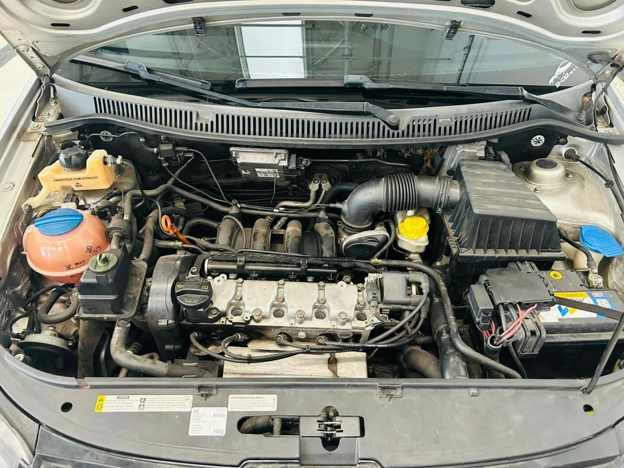 VOLKSWAGEN POLO SEDAN