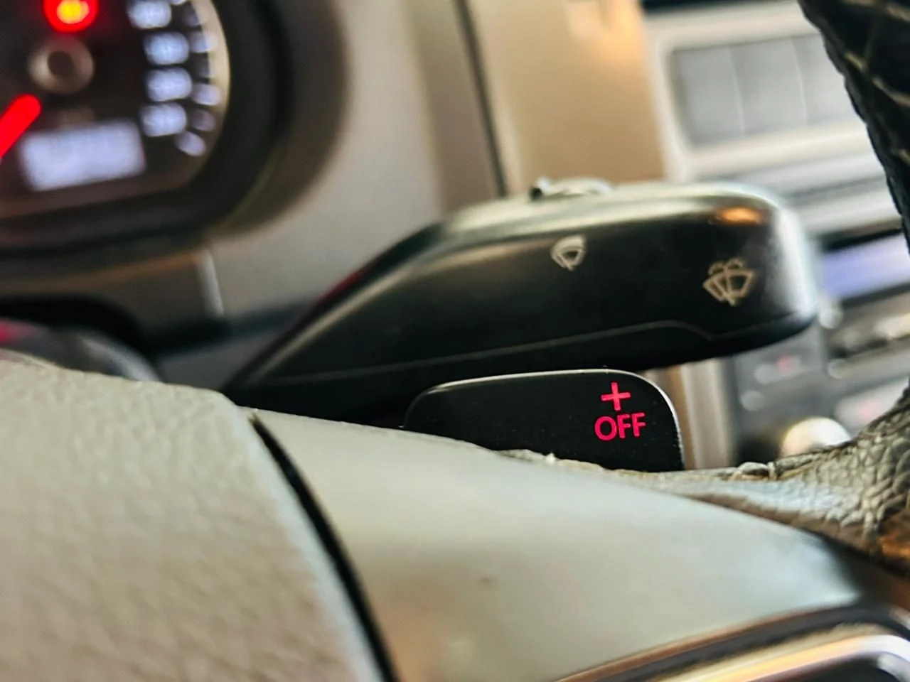 VOLKSWAGEN POLO SEDAN