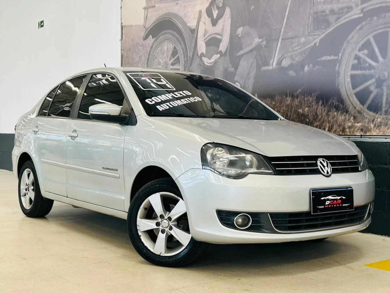 VOLKSWAGEN POLO SEDAN