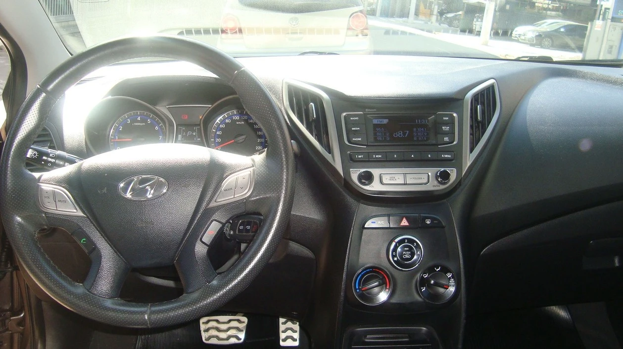 HYUNDAI HB20X
