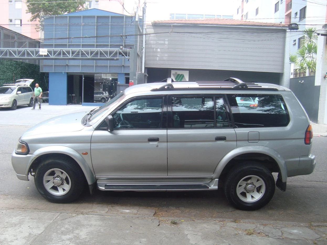 MITSUBISHI PAJERO SPORT