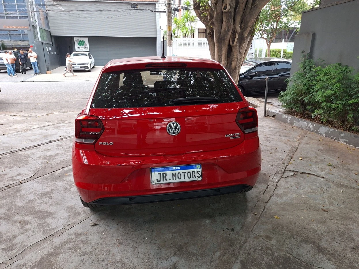 VOLKSWAGEN POLO
