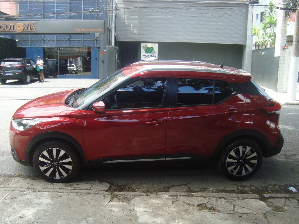 NISSAN KICKS