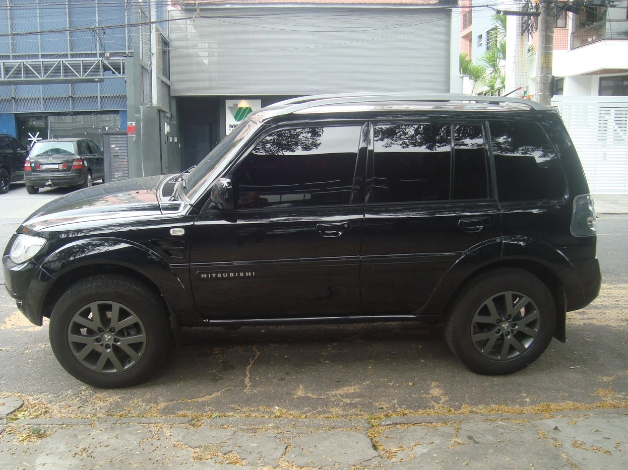 MITSUBISHI PAJERO TR4