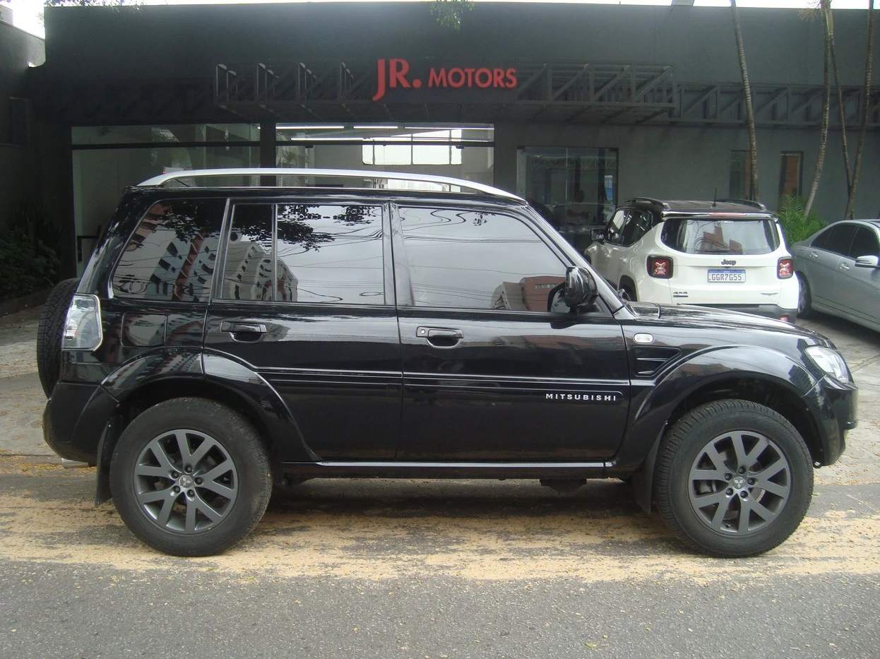 MITSUBISHI PAJERO TR4