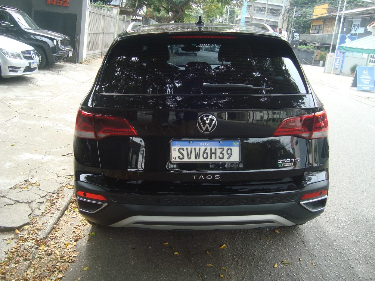 VOLKSWAGEN TAOS