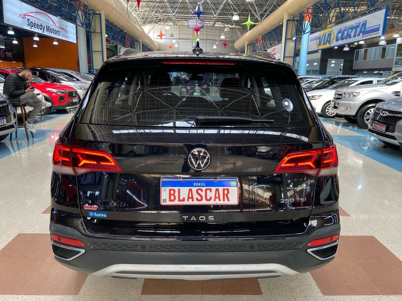 VOLKSWAGEN TAOS