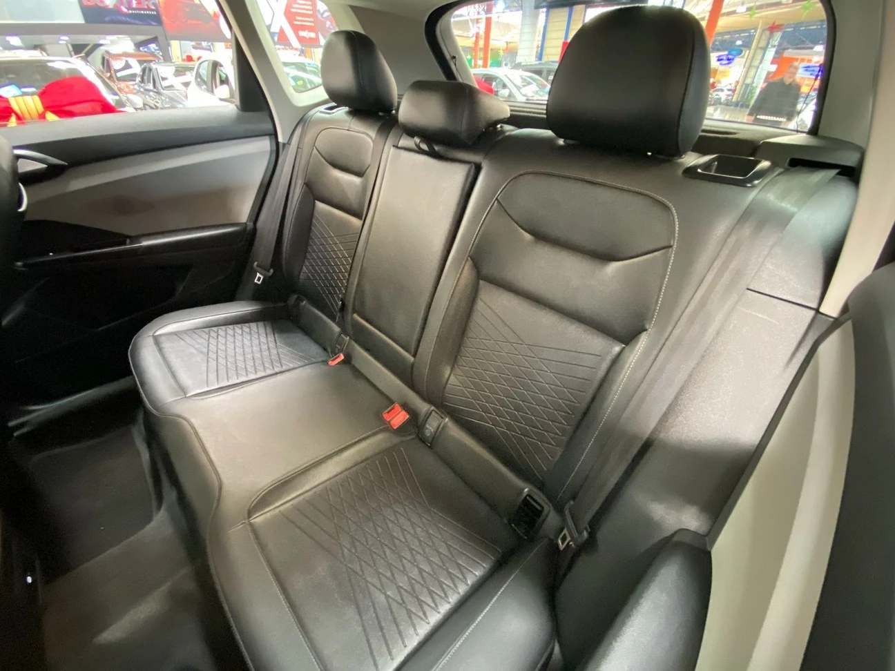 VOLKSWAGEN TAOS