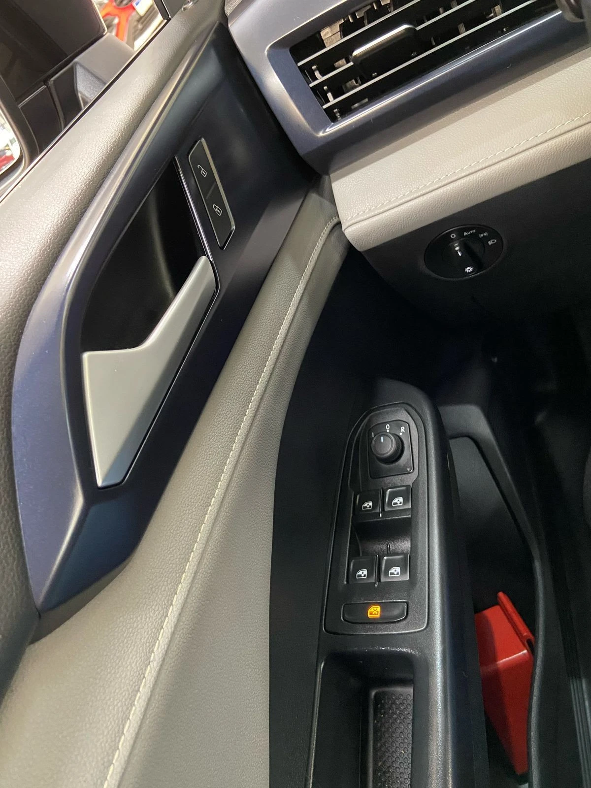 VOLKSWAGEN TAOS