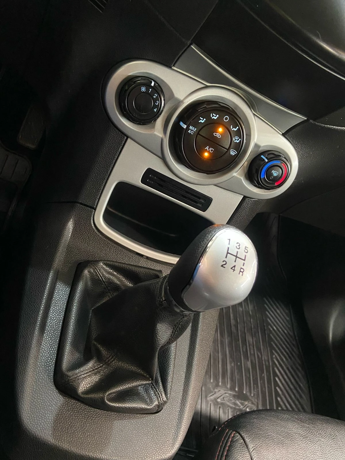 FORD FIESTA