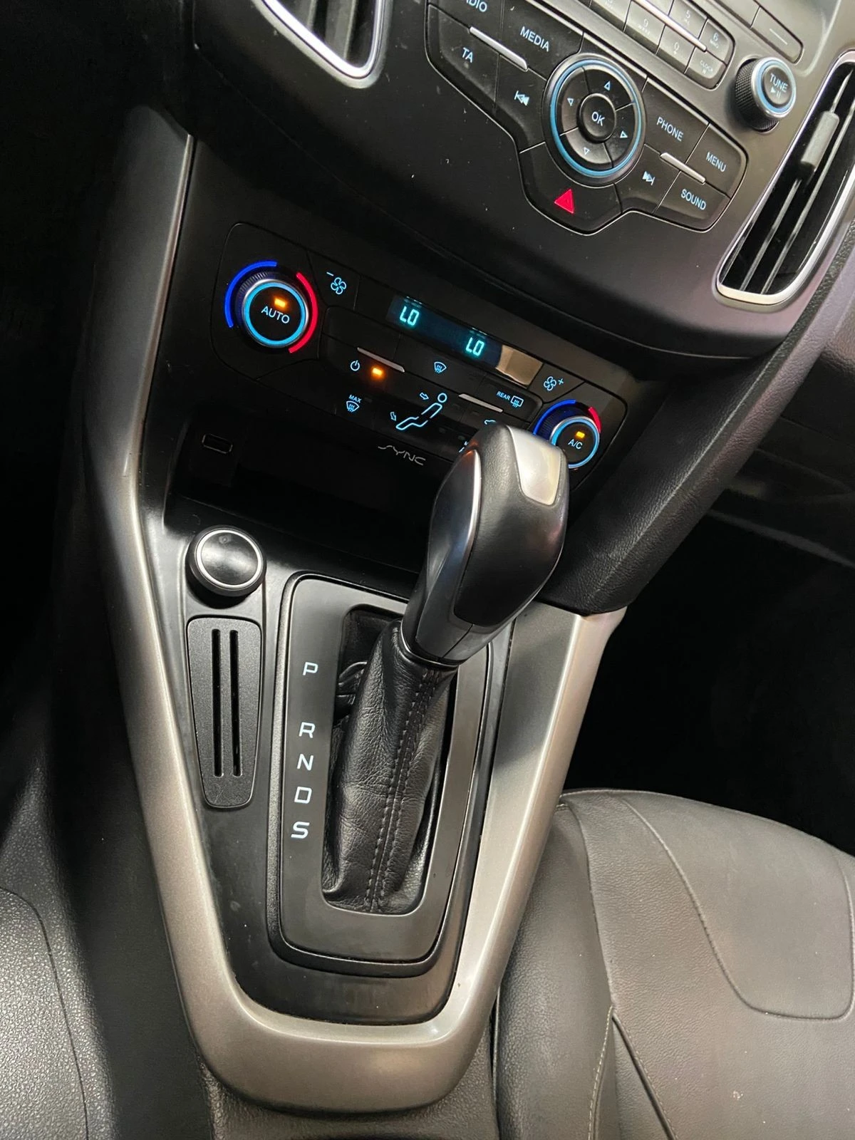 FORD FOCUS