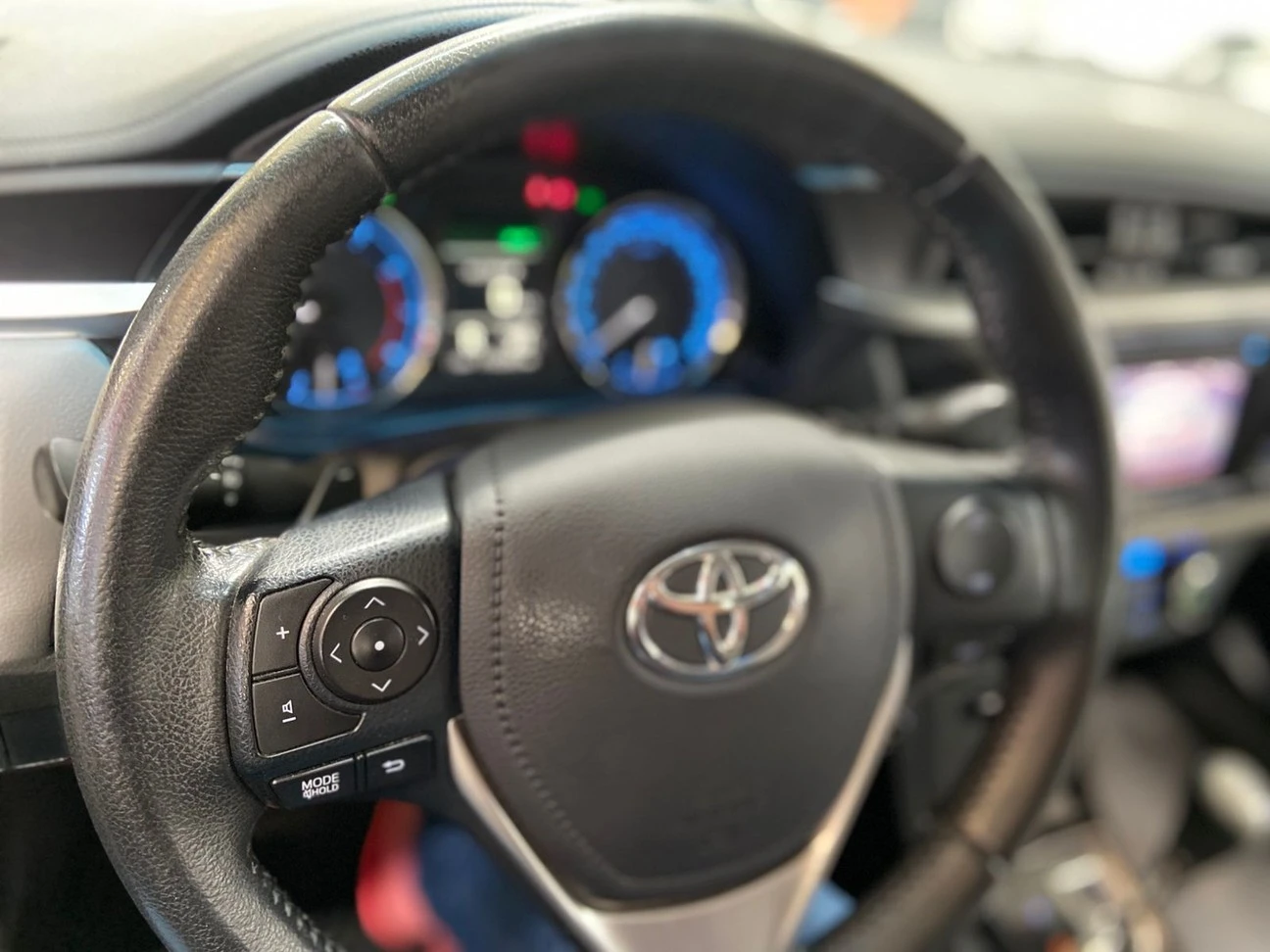 TOYOTA COROLLA