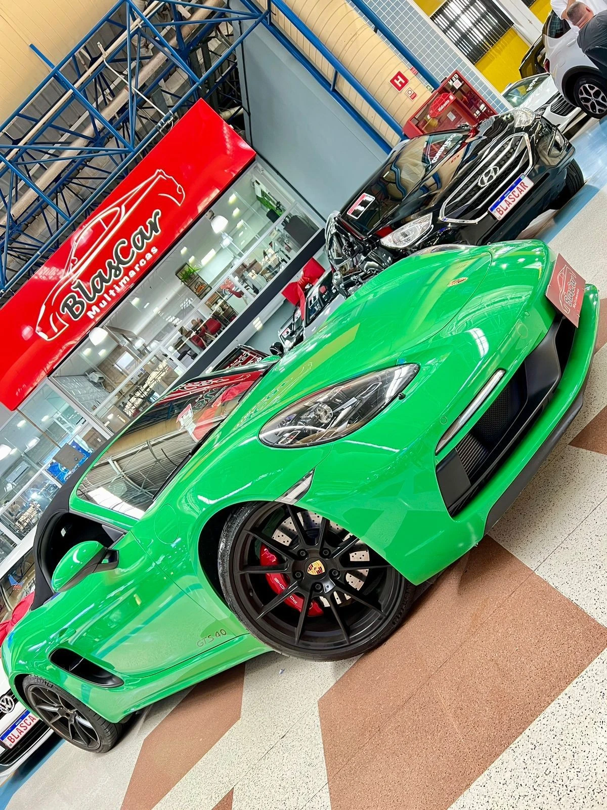 PORSCHE 718