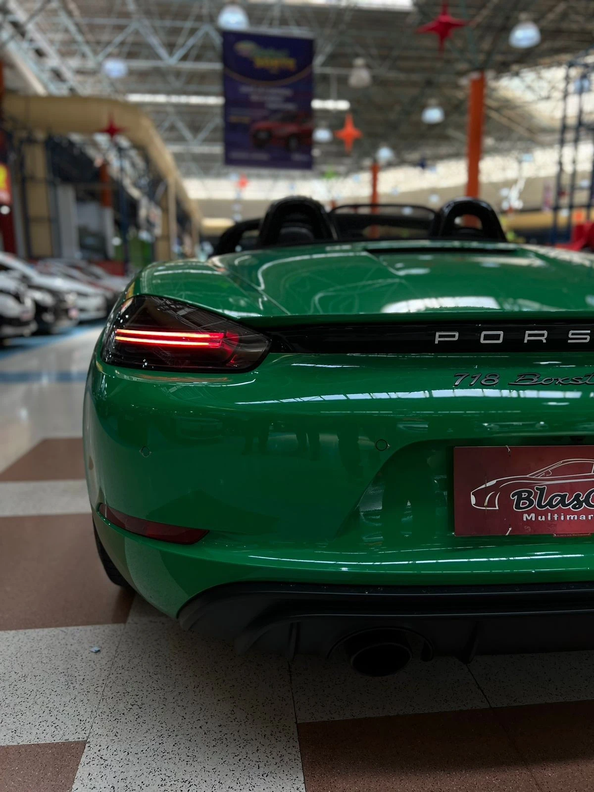 PORSCHE 718