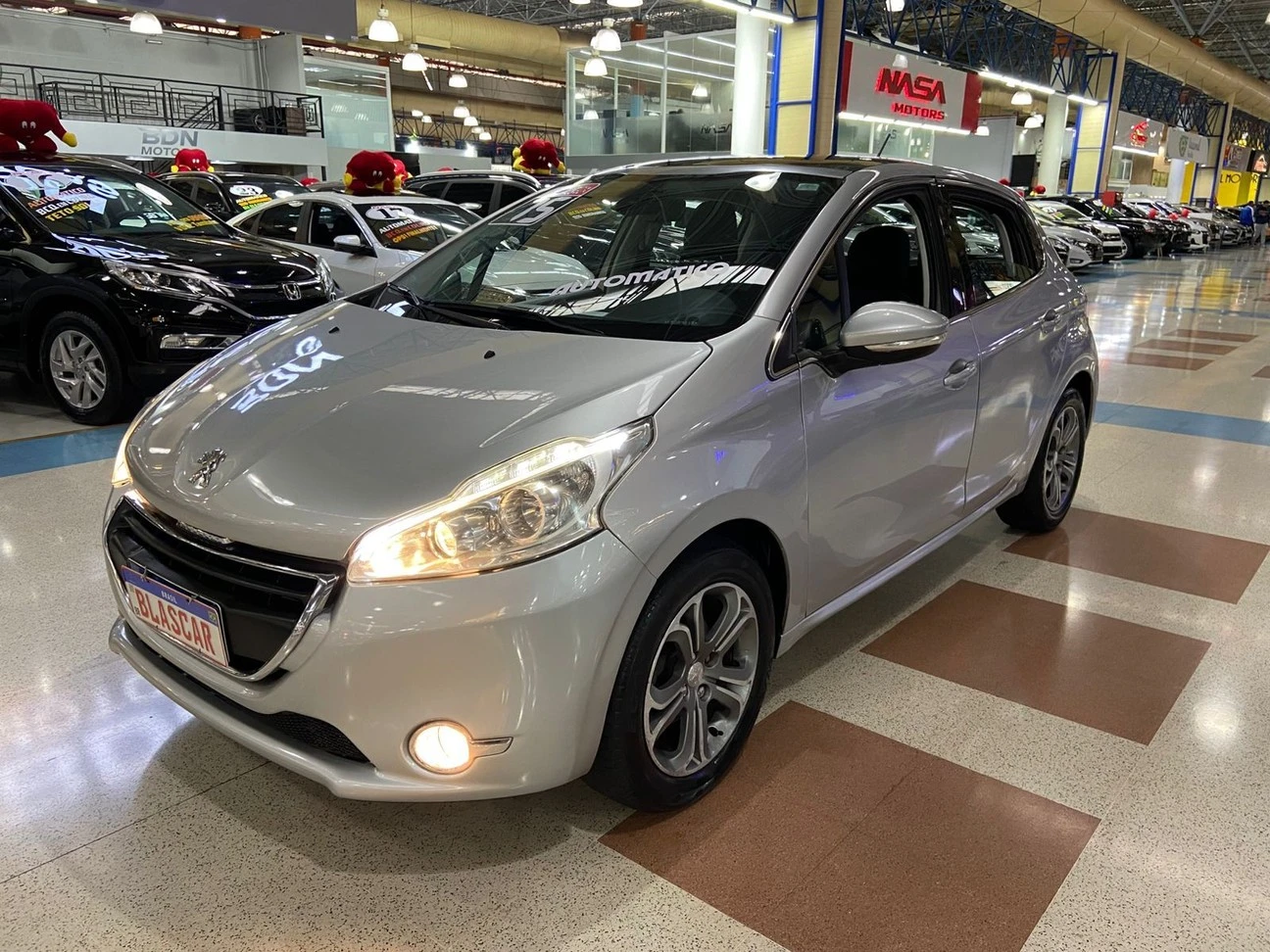 PEUGEOT 208