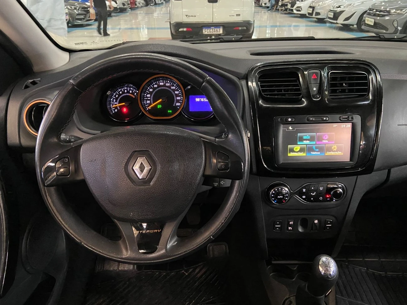 RENAULT SANDERO