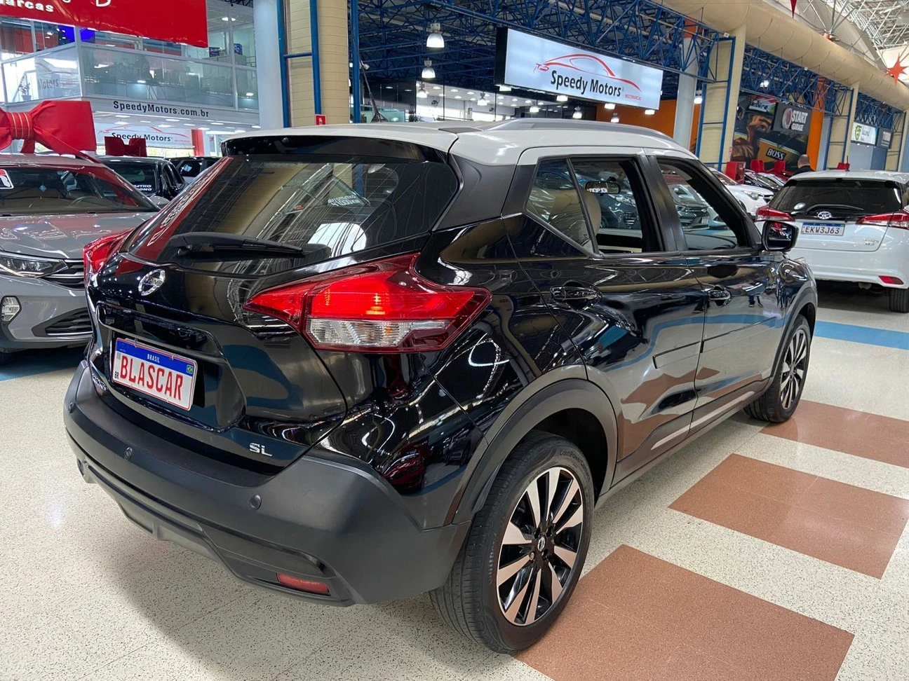 NISSAN KICKS