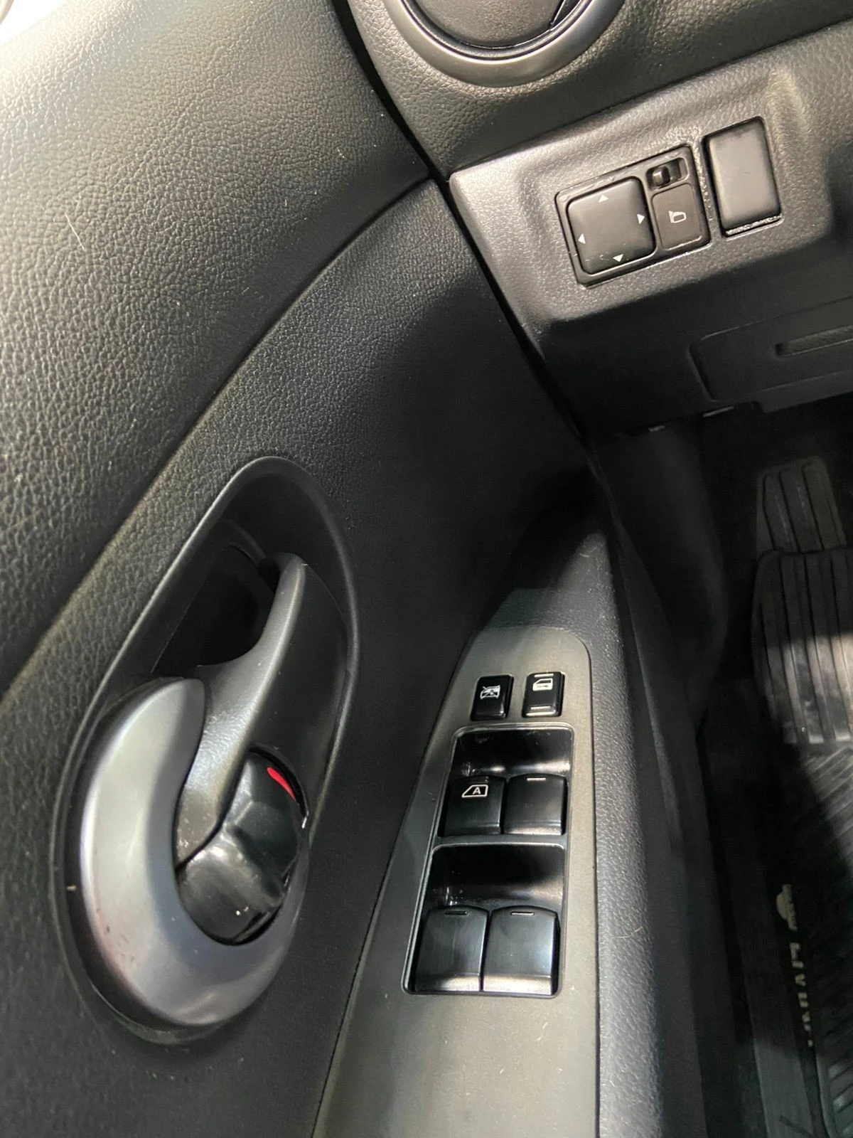 NISSAN LIVINA