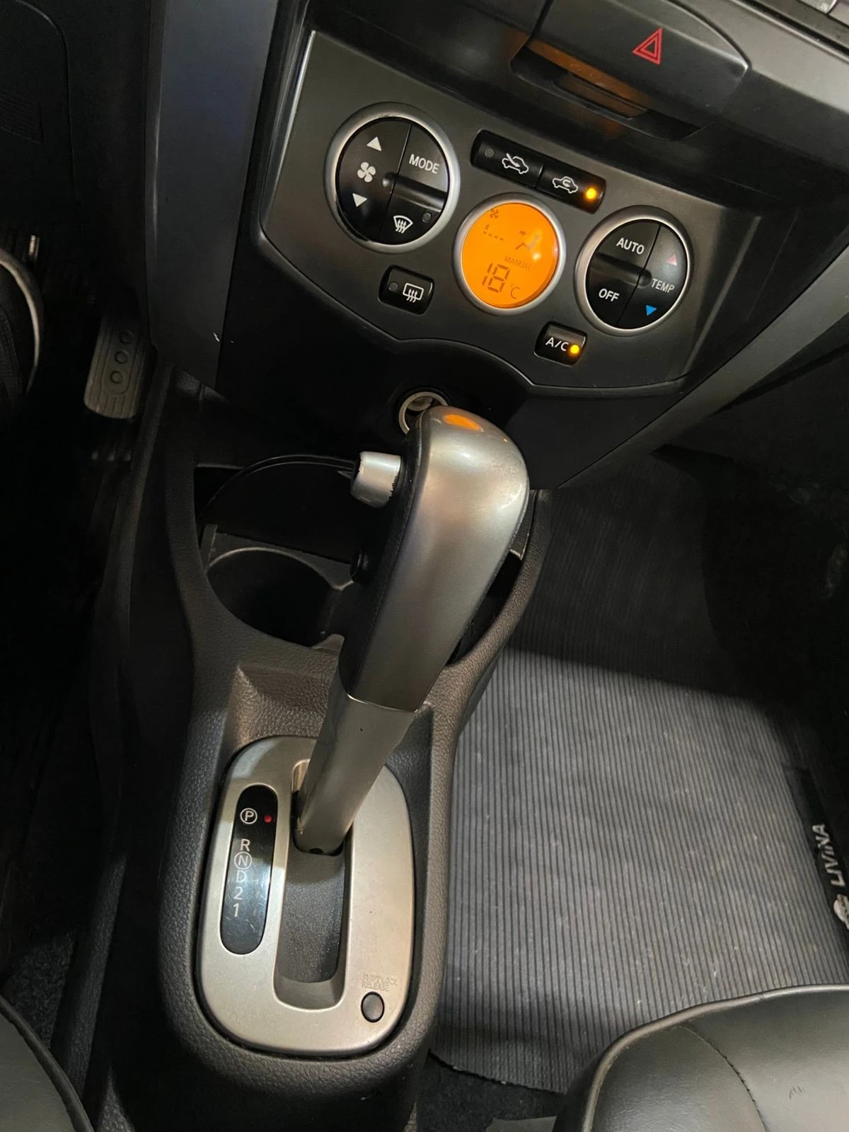 NISSAN LIVINA