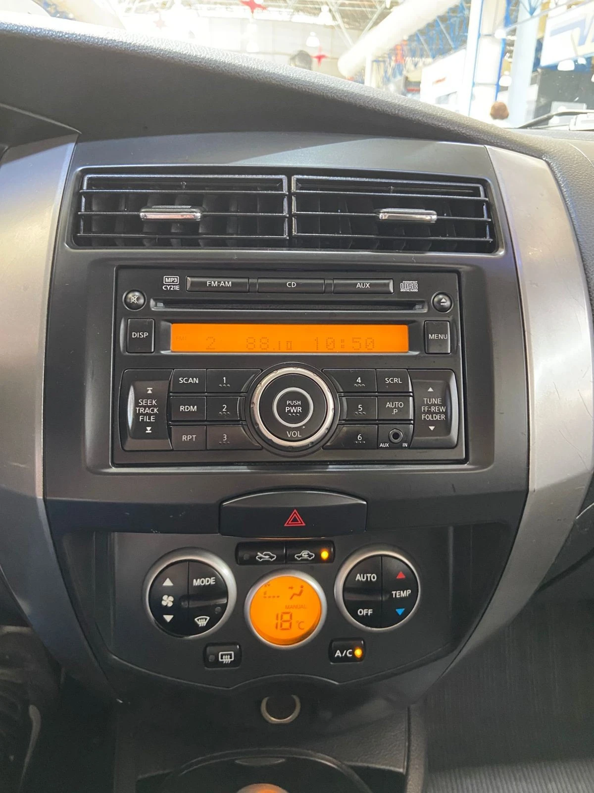 NISSAN LIVINA