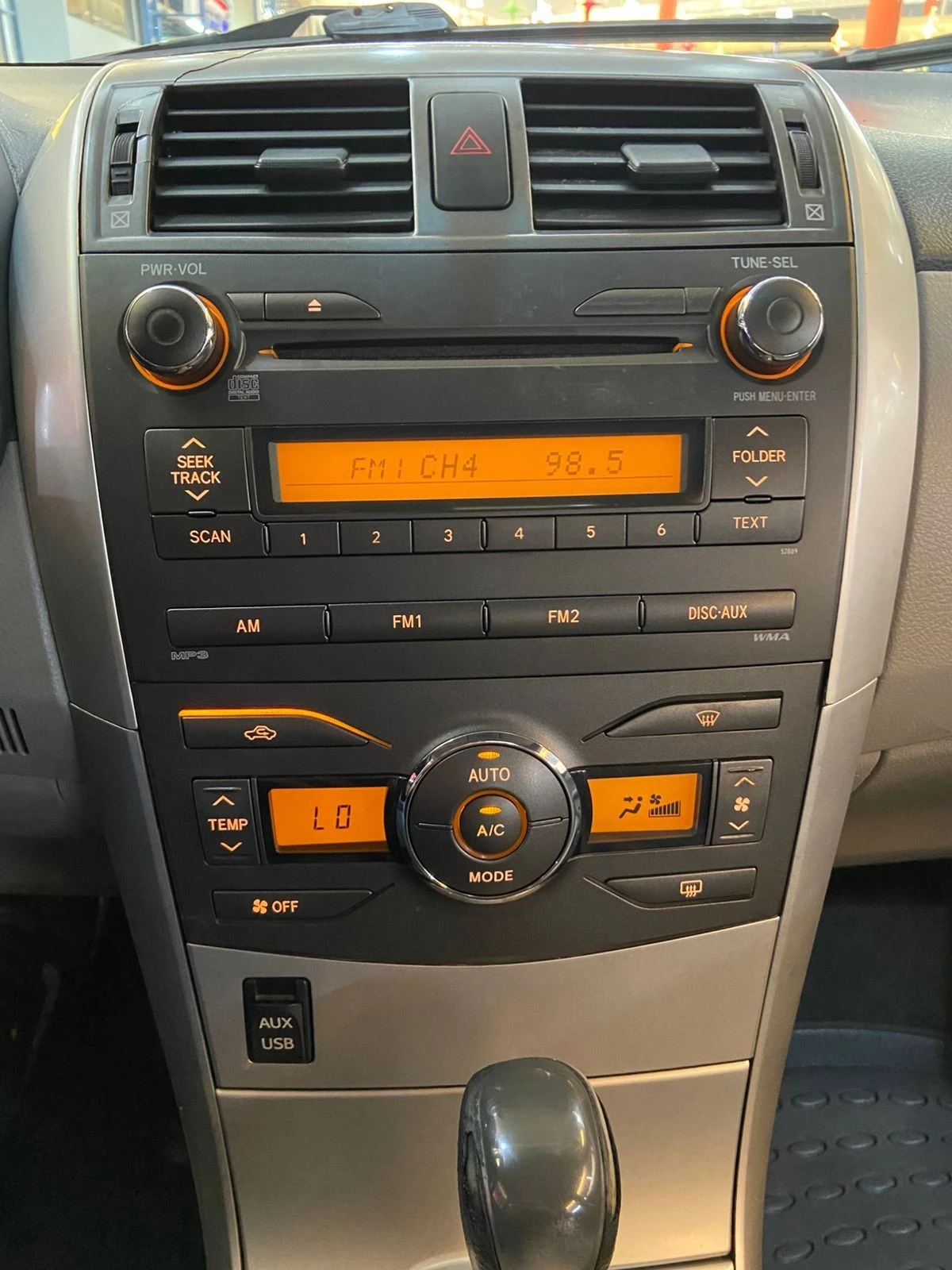 TOYOTA COROLLA