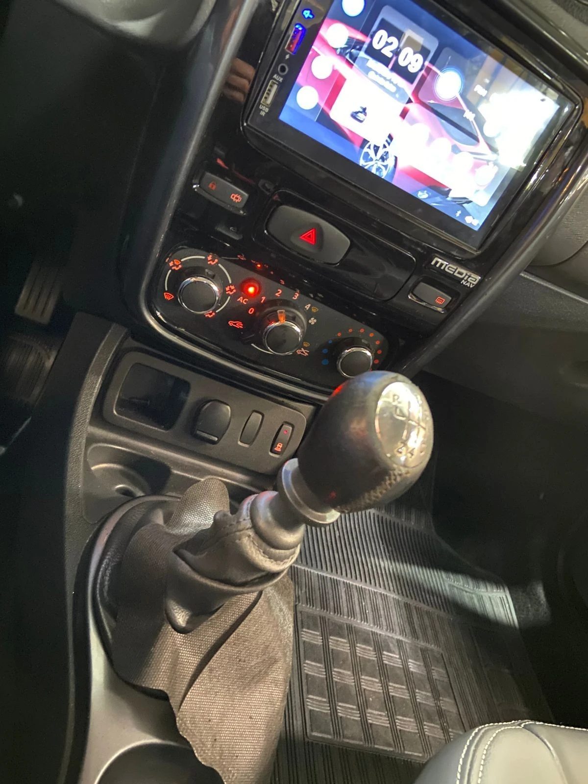 RENAULT DUSTER