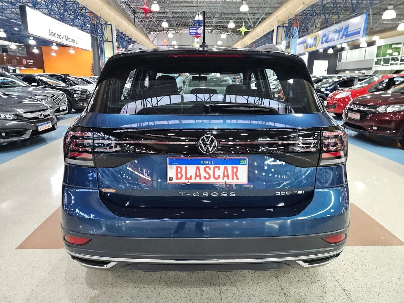 VOLKSWAGEN T-CROSS
