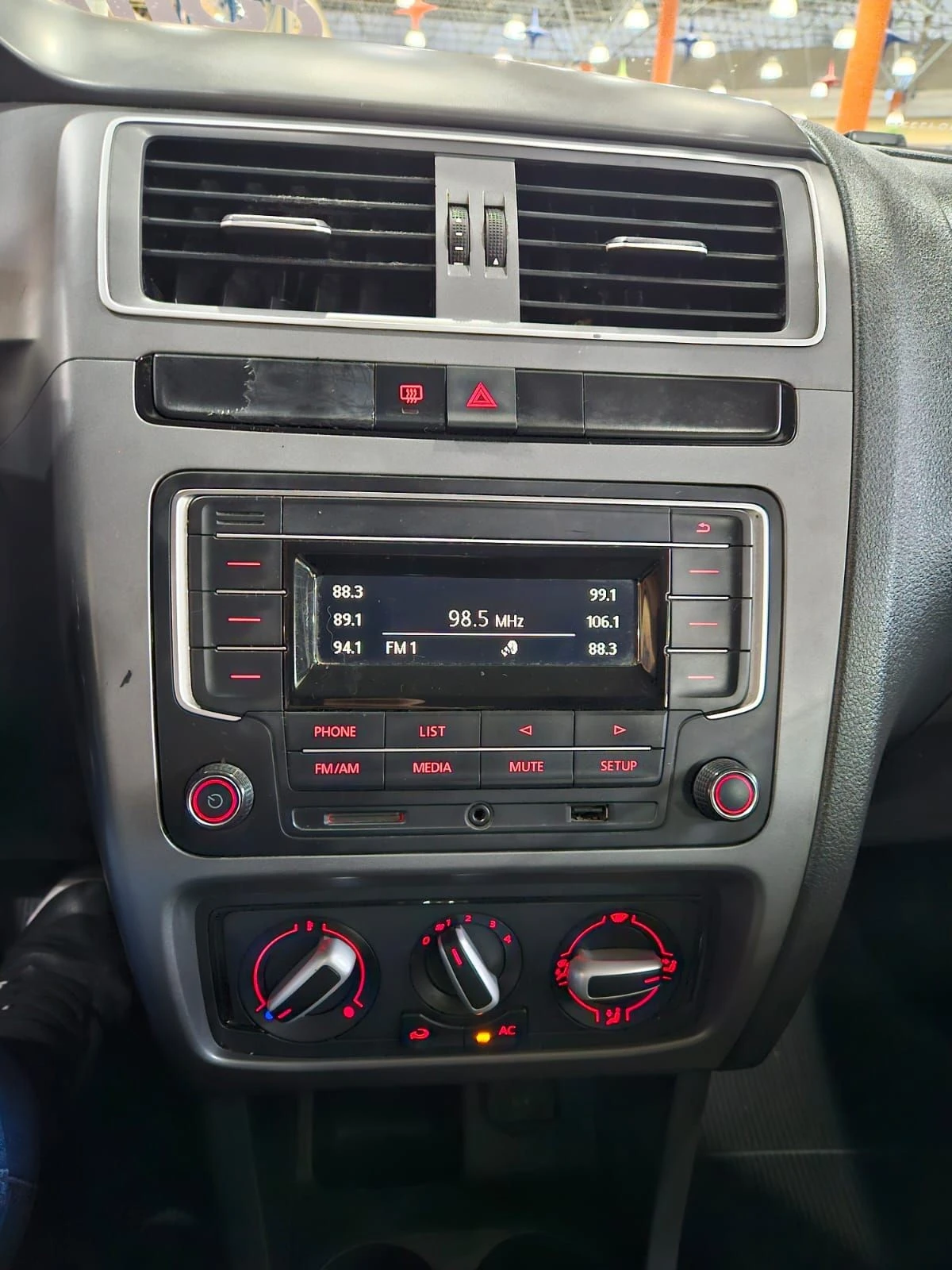 VOLKSWAGEN FOX