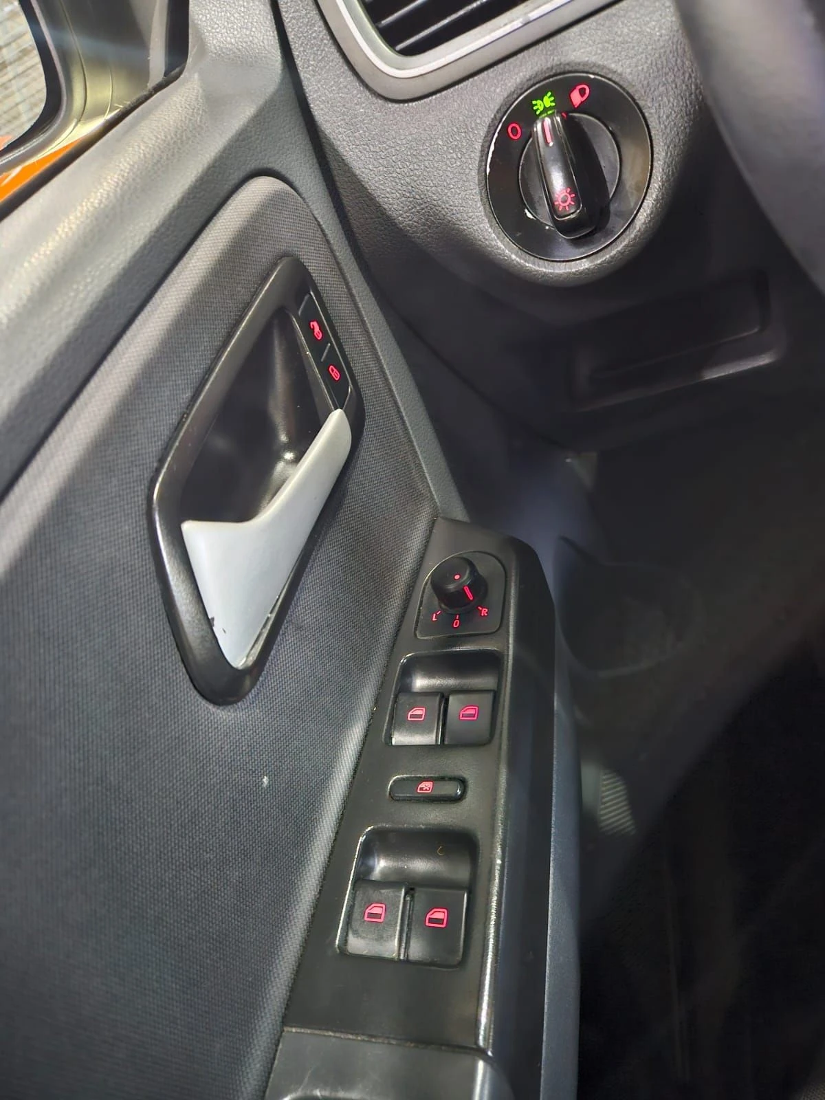 VOLKSWAGEN FOX