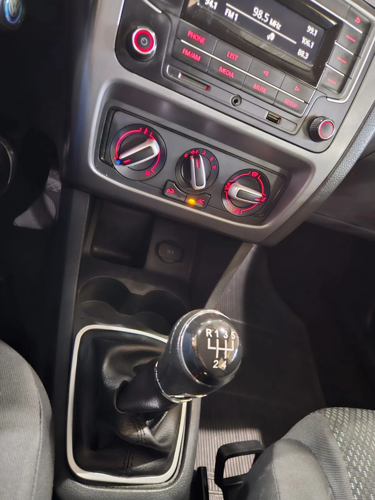 VOLKSWAGEN FOX