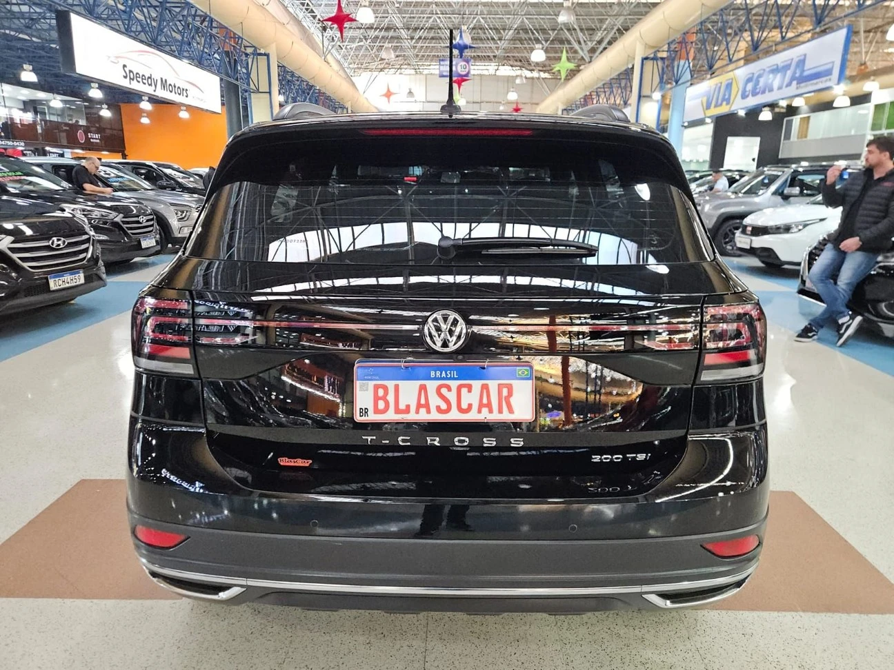 VOLKSWAGEN T-CROSS