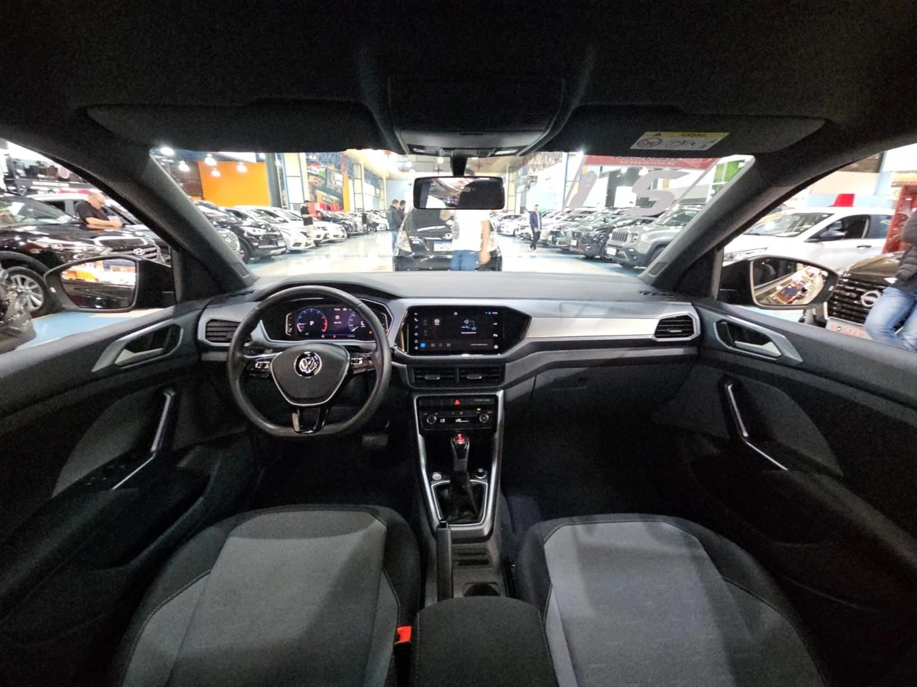 VOLKSWAGEN T-CROSS