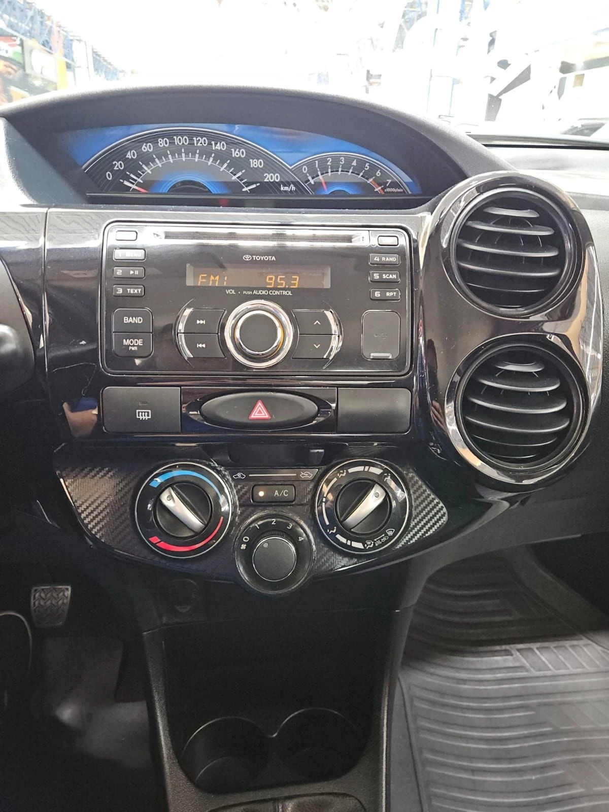 TOYOTA ETIOS